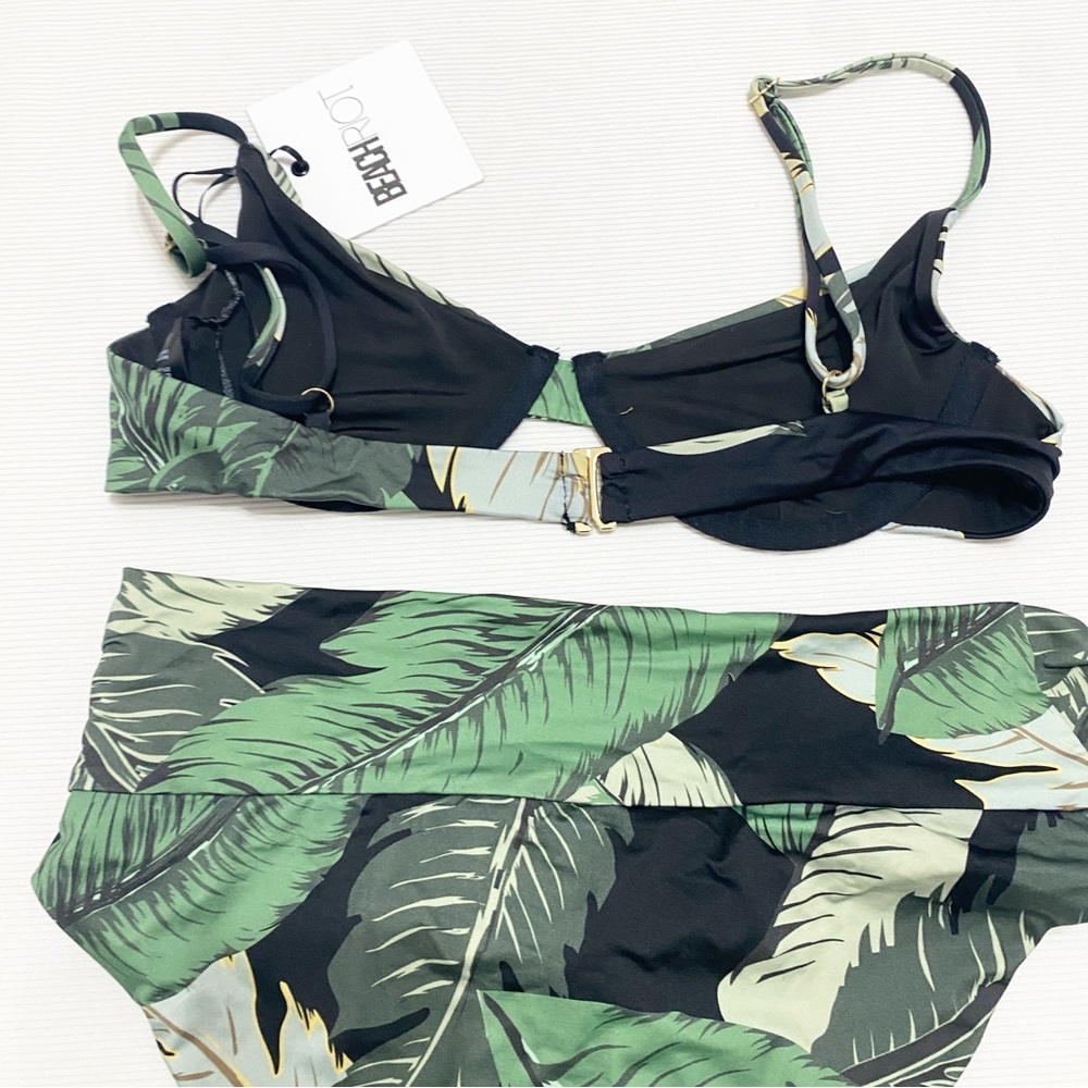 Beach Riot Bikini - Picture 5 of 11